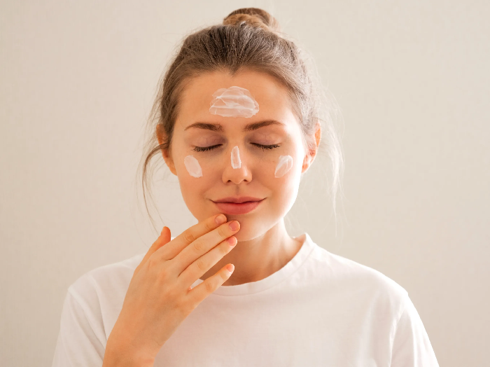 How To Use Retinol and Minimize Dryness