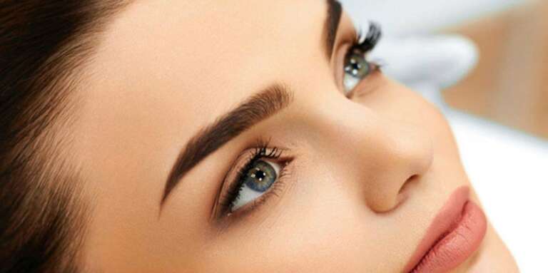 What Does a Permanent Makeup Artist Do?