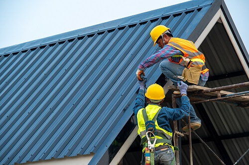What to Know Before Signing a Contract with a Commercial Roofing Company